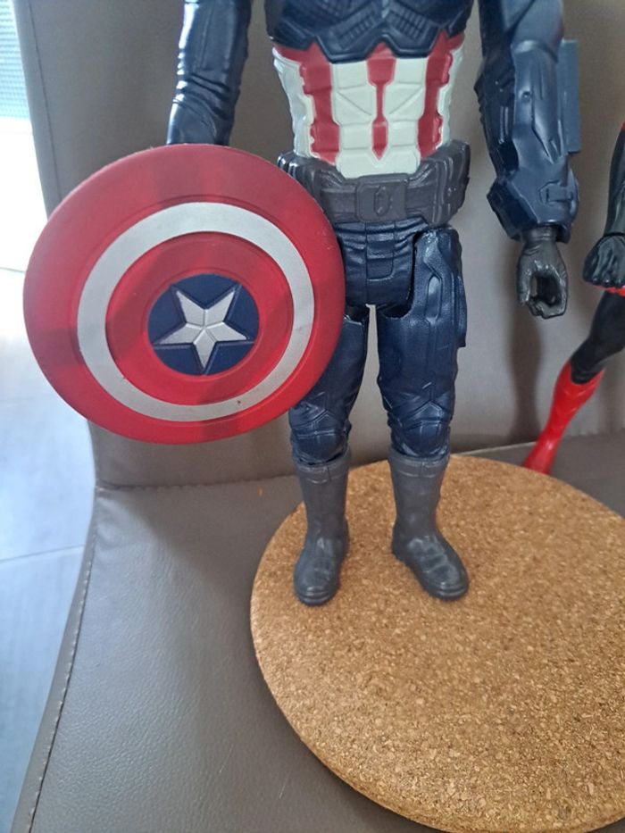 Lot de figurines Spiderman et Captain America - photo numéro 3