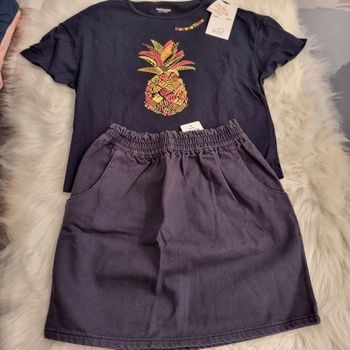 Neuf (non porté) 🩷🥰🤩 superbe ensemble jupe et teeshirt mc 8 ans fille🤩🥰🩷