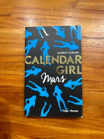 Livre calendar girl mars