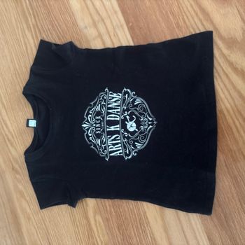 TEE shirt