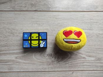 Rubik's + peluche smiley McDonald's