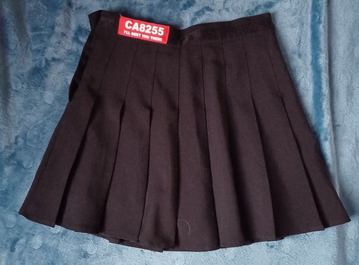 Jupe noire plissée - photo numéro 2