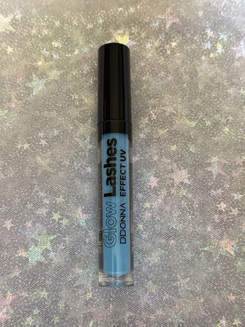 Mascara bleu clair néon