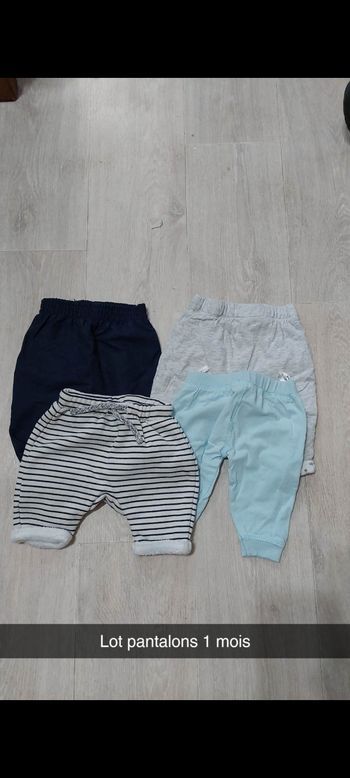 Lot pantalon 1mois