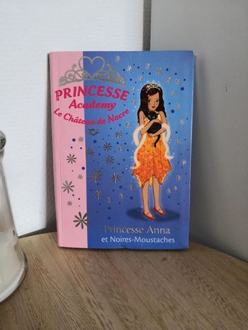 🌺Roman Princesse Academy Princesse Anna et Noires Moustaches🌺