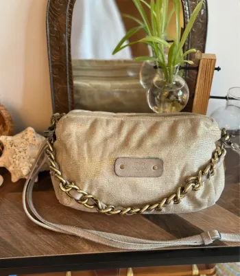 Sac en beige doré clair modèle “Mama” avec double bandoulière