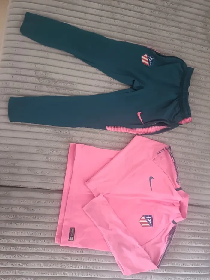 Ensemble jogging Atletico madrid taille 8/10 ans