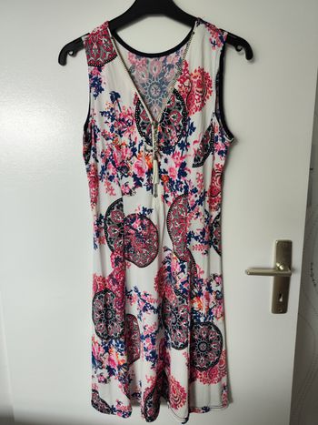 Robe femme imprimés fleuris et colorés