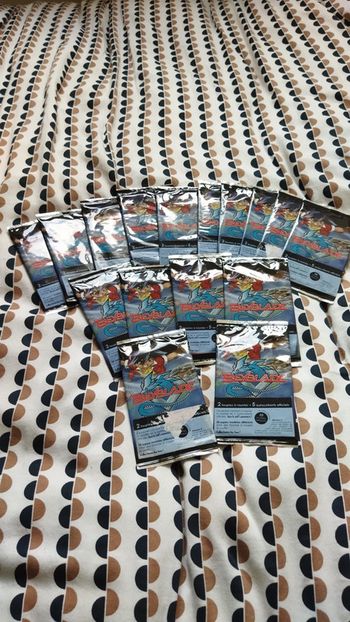 #aline11052405-lot de pochettes Beyblade