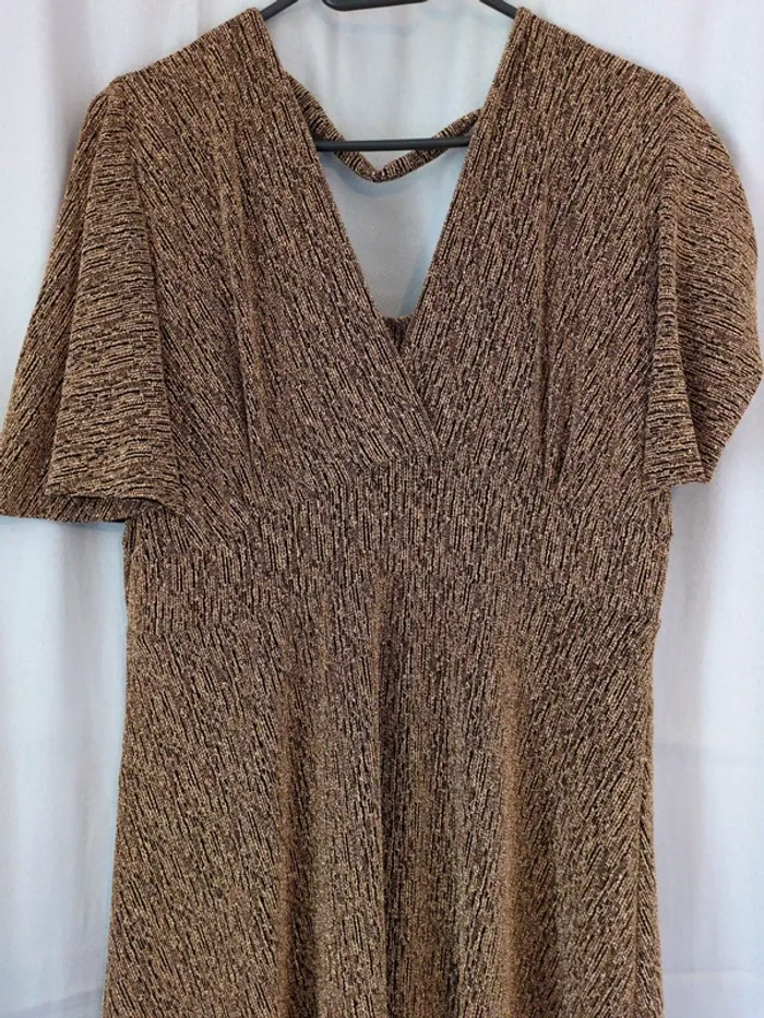 Robe dorée longue taille unique - photo numéro 2