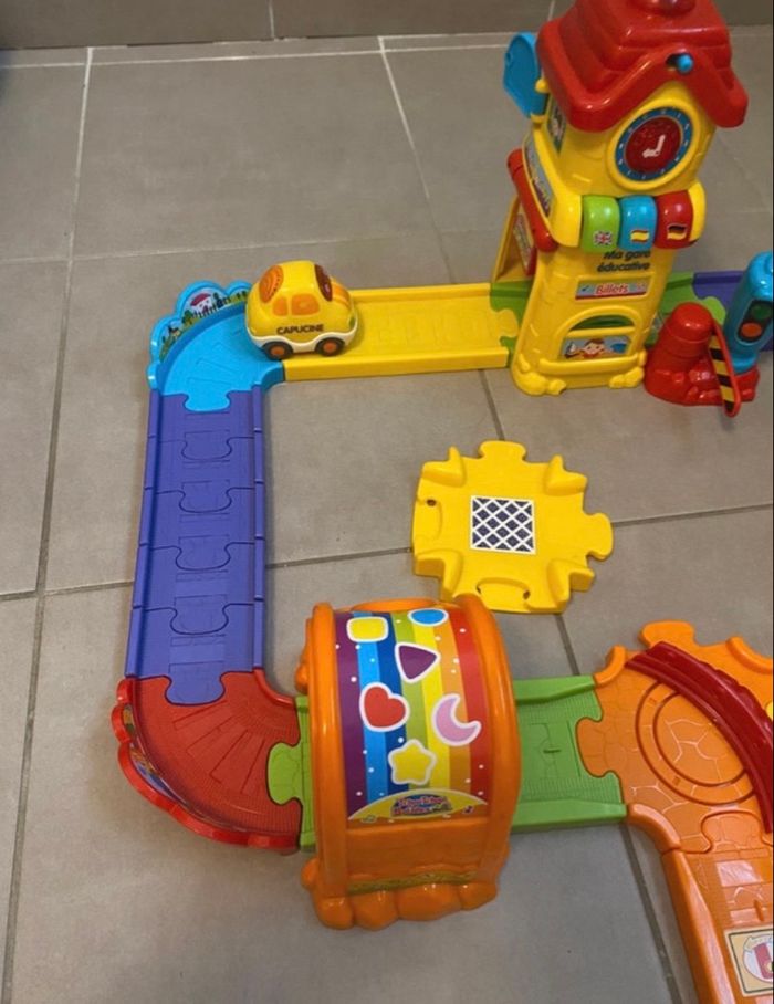 Circuit train et sa gare éducative tut tut bolide - photo numéro 3