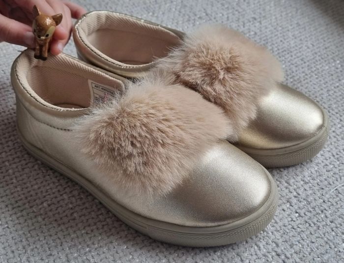 Mocassins dorés fausse fourrure pointure 31 - photo numéro 2