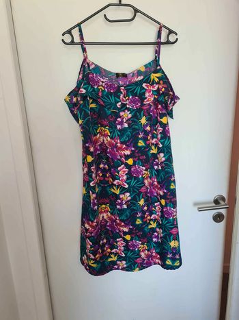 Robe fleurie épaules dénudées taille 44