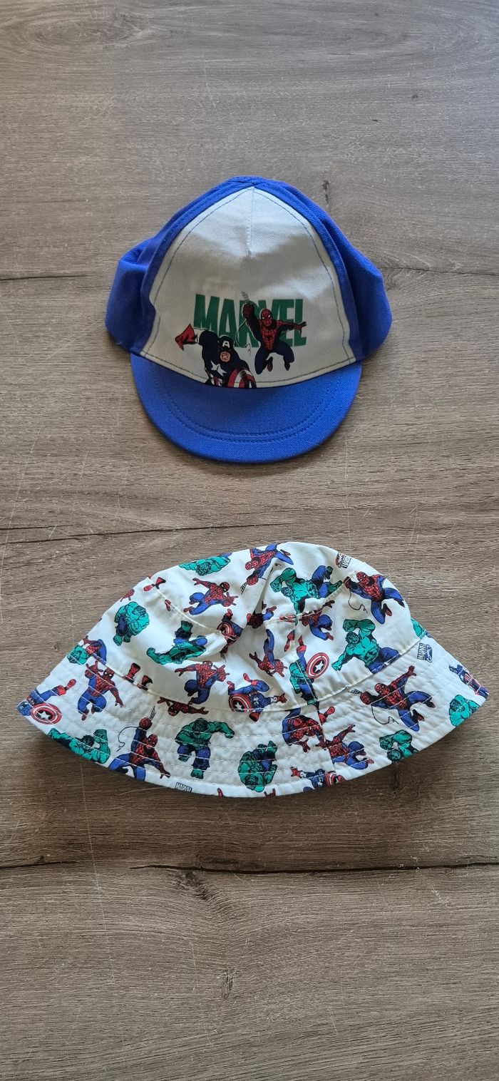Lot casquette et bob Marvel 12-24 mois