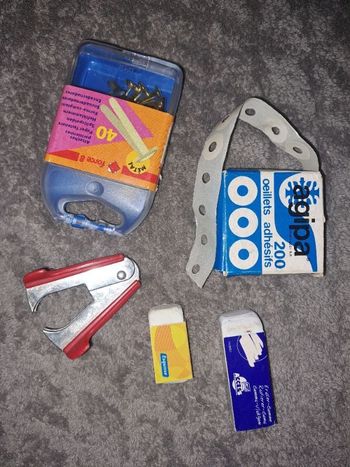 Lot fournitures scolaires