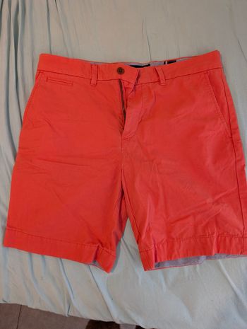 Short Tommy Hilfiger taille 34 très bon état