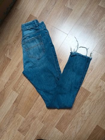 Jean destroyed h&m divided 38