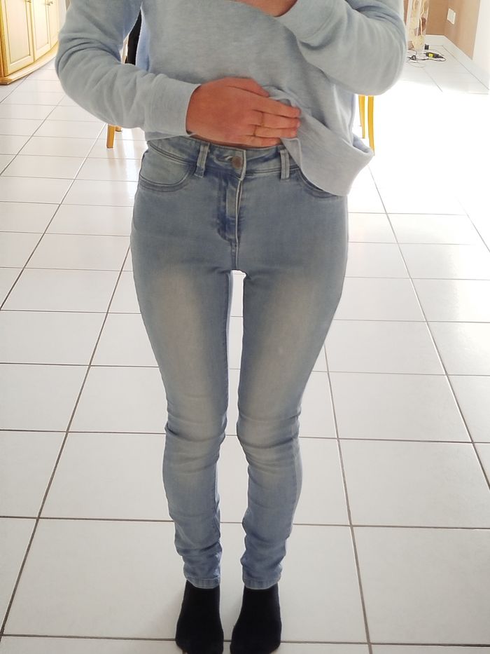Jean skinny bleu clair taille XS Bonobo.