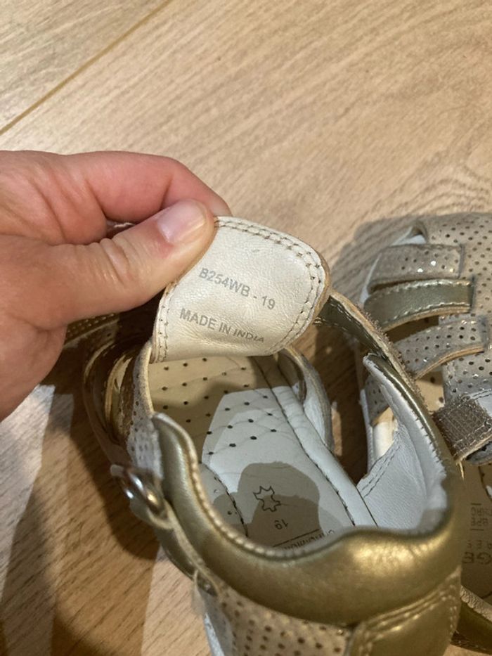 Sandale geox modèle macchia beige /gold taille 19 - photo numéro 4