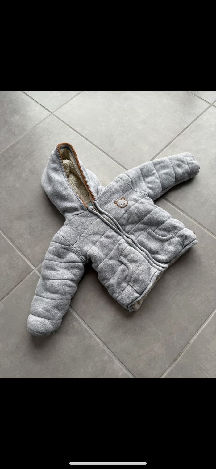 Manteau avec capuche fourré hiver chaud Taille 24 mois
