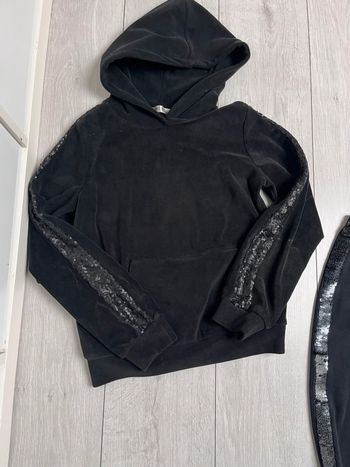 Sweat à capuche , velours noir à sequin
