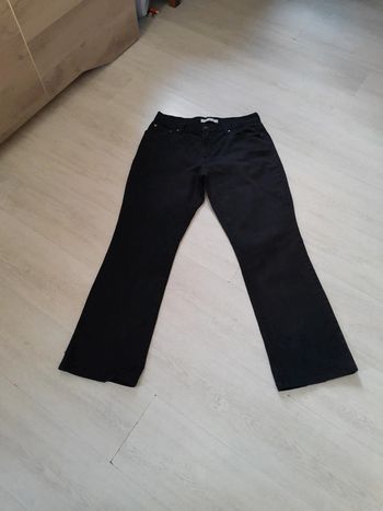 Jean levis 550 relaxed boot cut modèle pour hanches arrondies