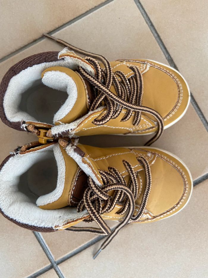 Chaussures T22 - photo numéro 2