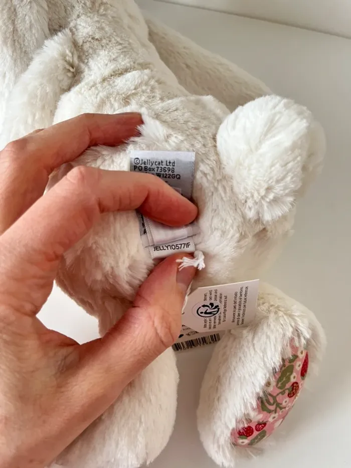 Medium blossom cream berry bunny Jellycat - photo numéro 3