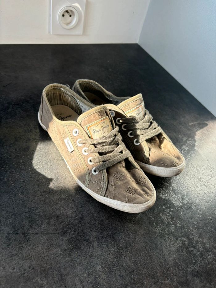 Chaussure en toile
