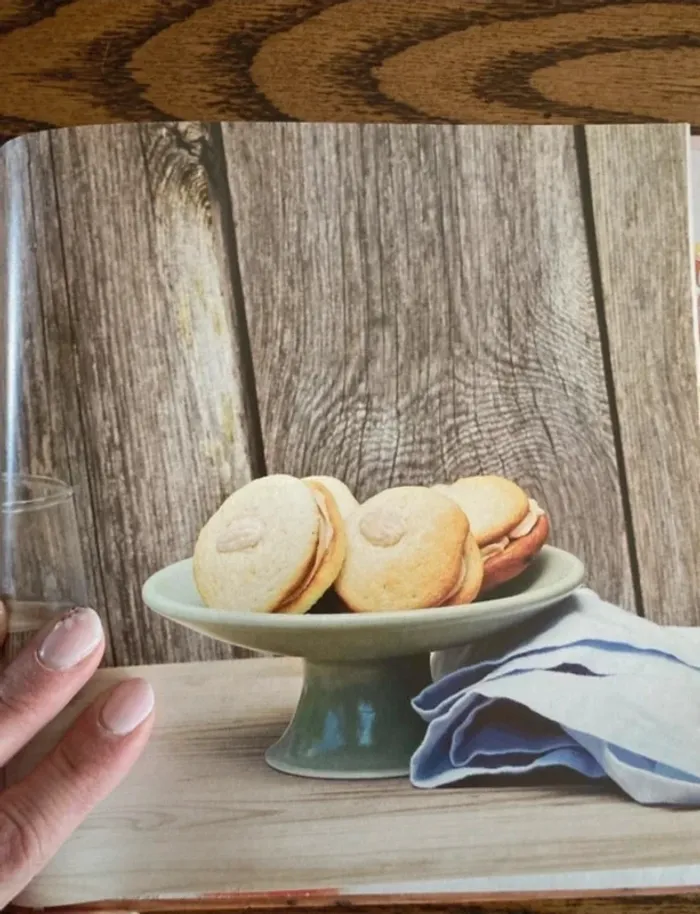 Livre Whoopies les petits fourrés en très bon état - photo numéro 2