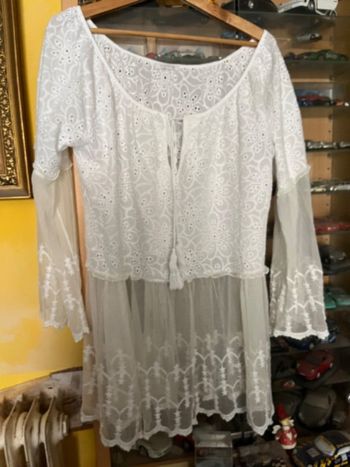 Haut dentelle et tulle manches longues