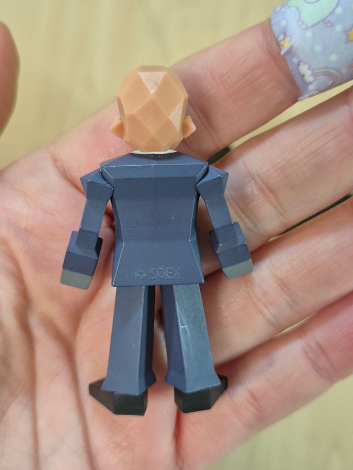 Figurine Polygones Final Fantasy VII : Rude - photo numéro 4