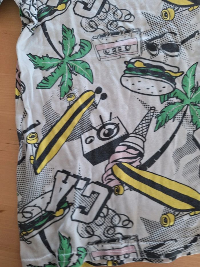 T-shirt manches courtes pour Garçon taille 7ans marque Primark très bon état - photo numéro 3