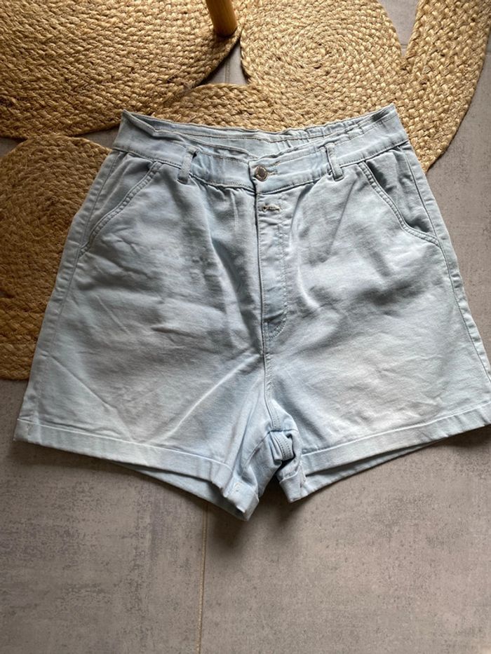 Très beau short femme taille 42 taille haute - photo numéro 2