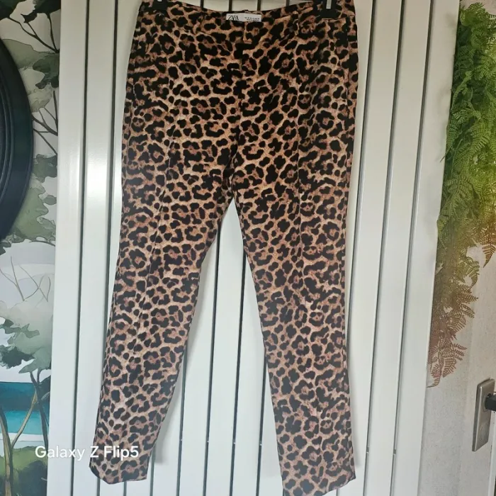 Pantalon léopard zara