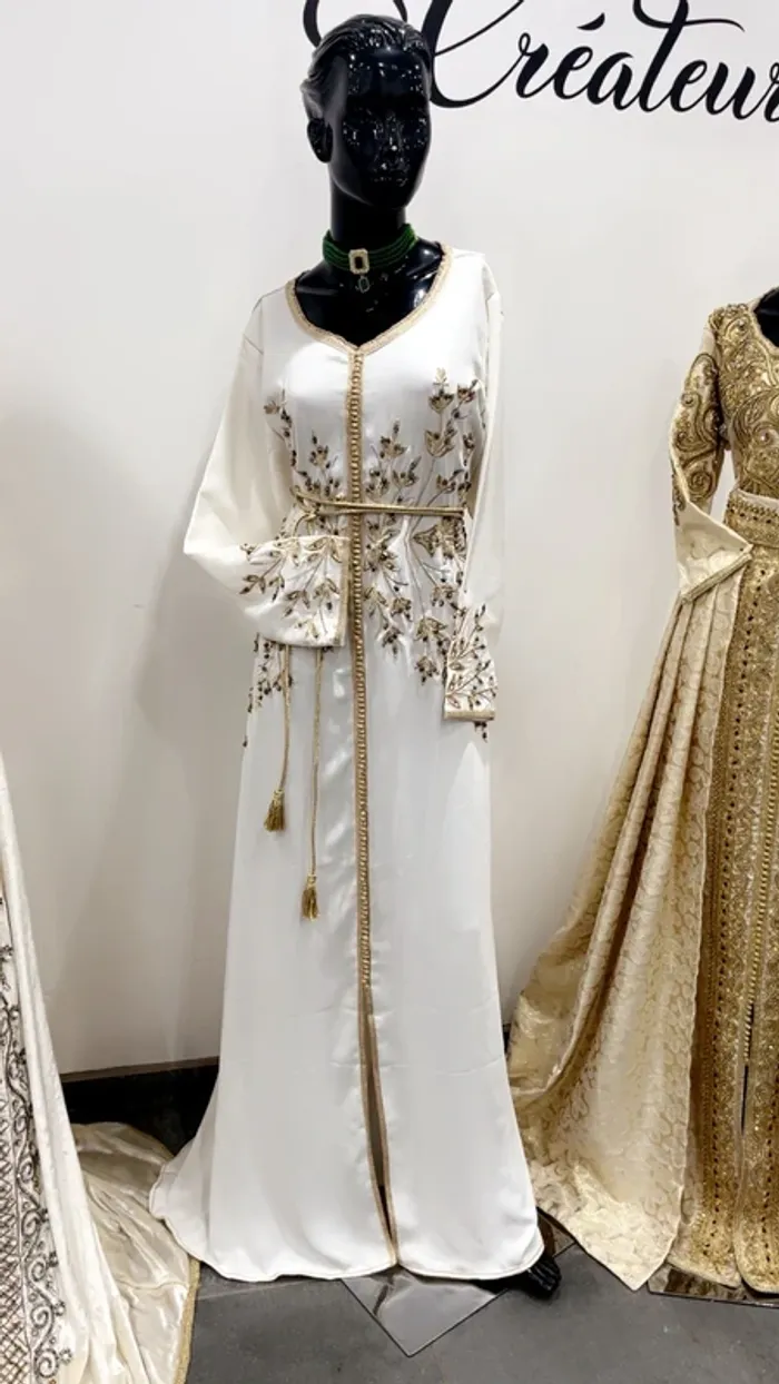 Magnifique caftan en liquidation. Profitez-en ! - photo numéro 7