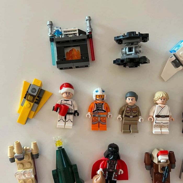 Lot figurines lego minifigures calendrier de l'avent star wars noël - photo numéro 3