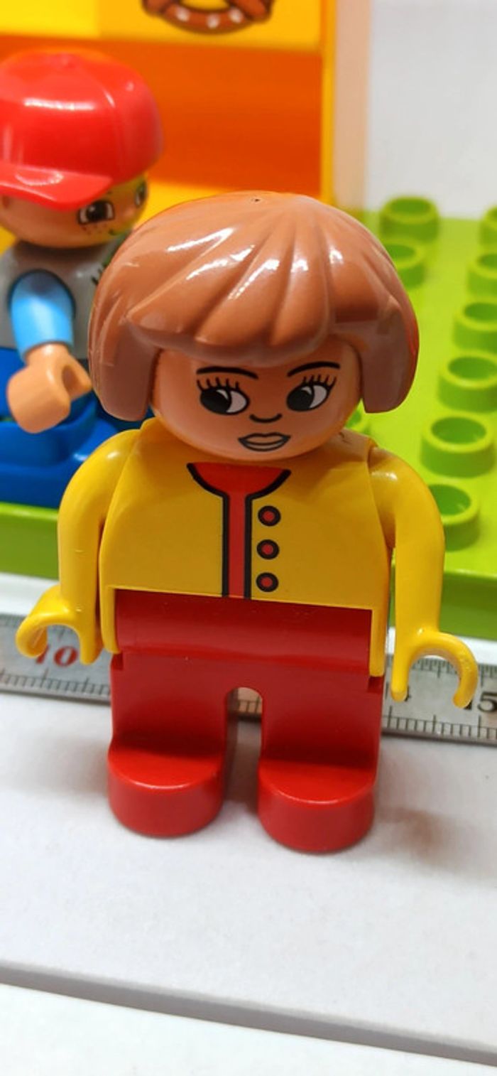 Décor lego duplo avec personnages et chat - photo numéro 15