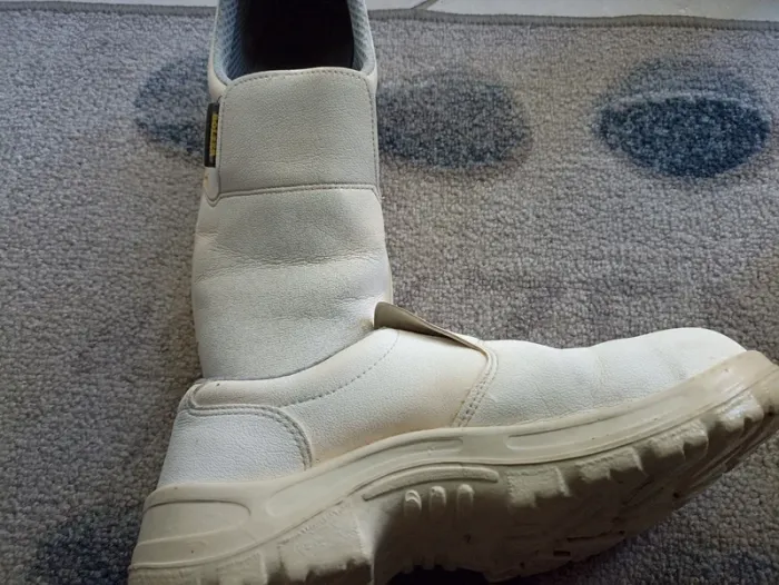 Chaussures de sécurité en TBE - photo numéro 2