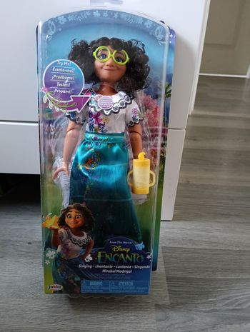 Poupée Disney chantante Mirabel 