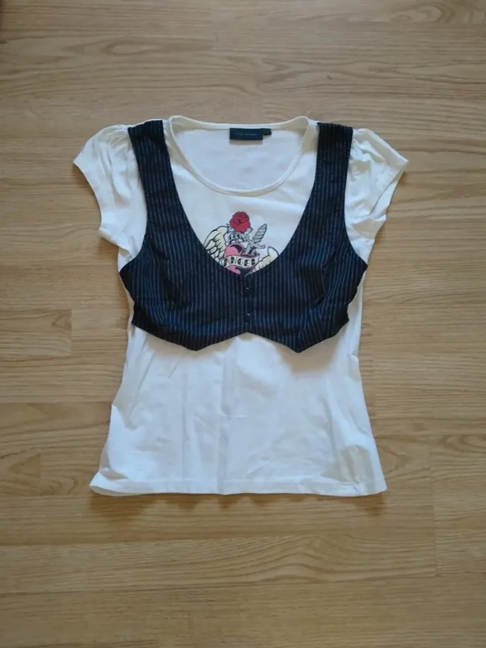 Haut 2 en 1 :  Tee shirt blanc et boléro noir. Femme. Kiabi. 
Taille M - photo numéro 2