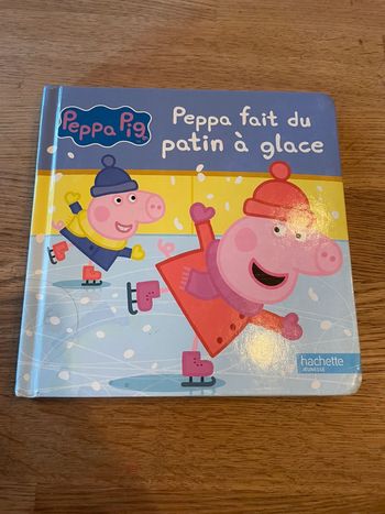 Livre cartonné Peppa fait du patin à glace