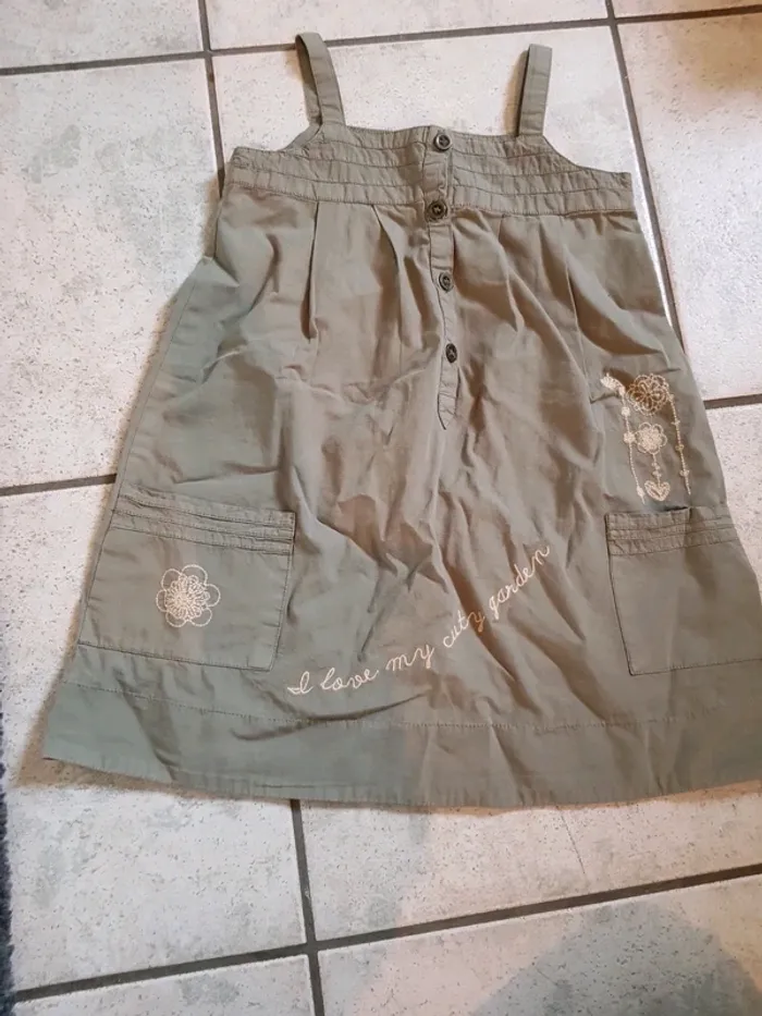 Robe kaki Orchestra, 4 ans