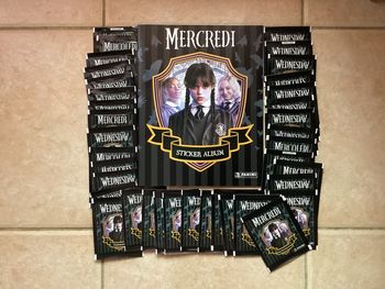 Panini - Mercredi (La famille Addams) - Album + 40 pochettes neuves