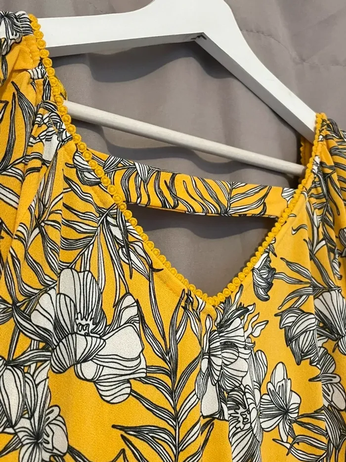 Robe fleurie jaune - photo numéro 6