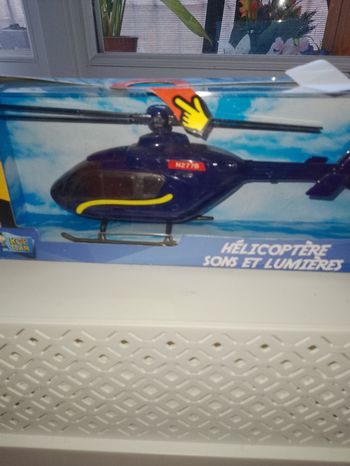 Hélicoptère son et lumière 