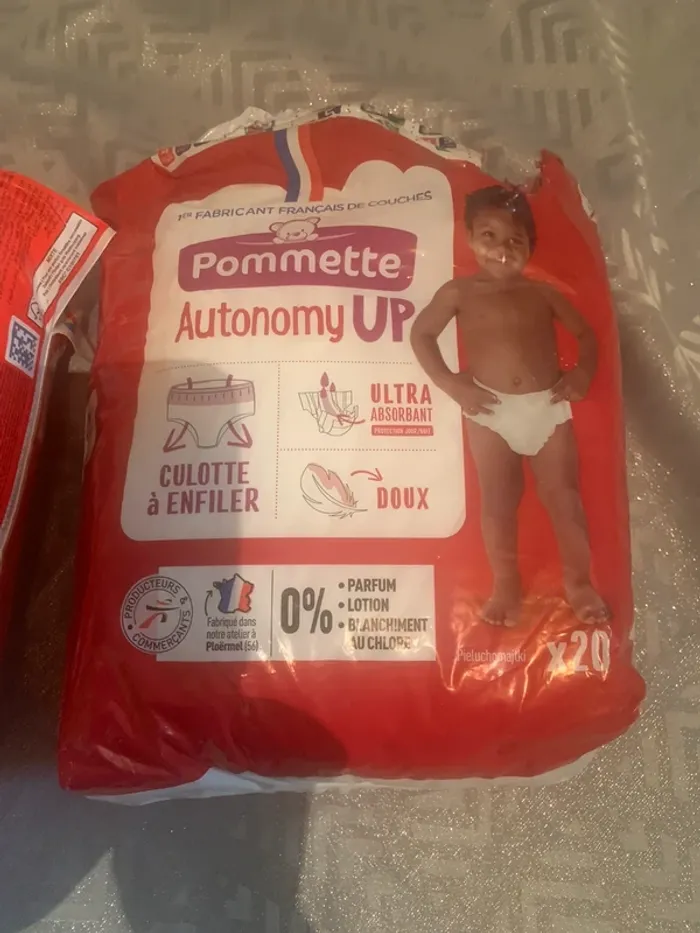 lot de pants et couches - photo numéro 2