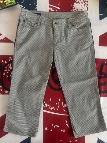 Pantacourt Gucci motif noir et blanc taille 44