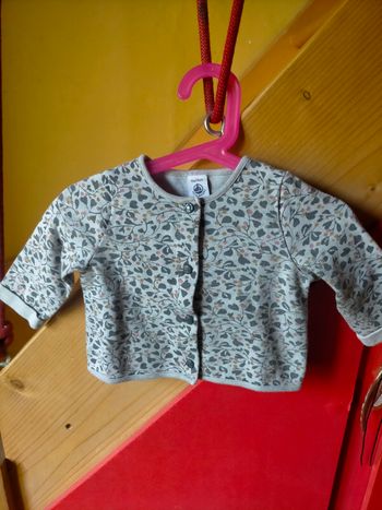 Joli cardigan Petit Bateau 12 mois