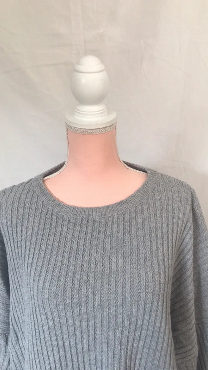 Pull gris - photo numéro 2